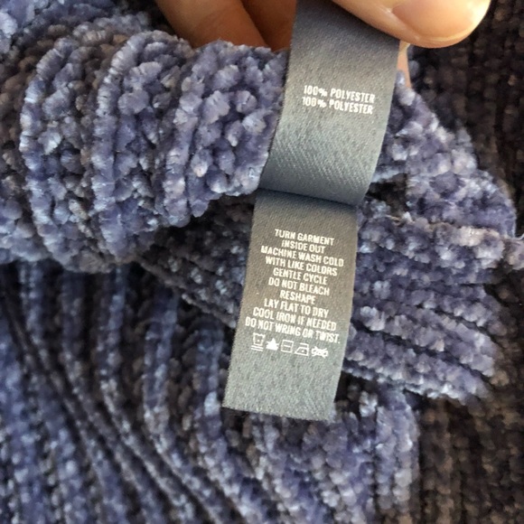 Aerie Sweater - Size M - VERY SOFT 😊 - Picture 3 of 3